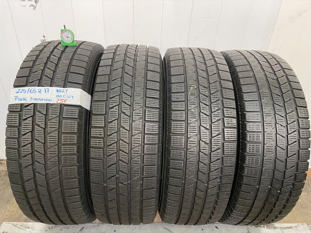 PIRELLI . 225/65 R17 102T INVERNALE