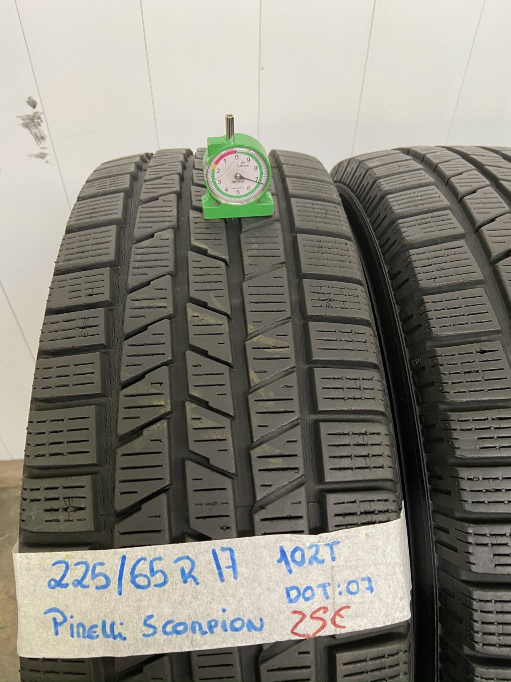 PIRELLI . 225/65 R17 102T INVERNALE