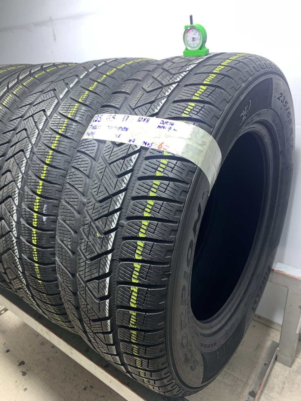 PIRELLI MOMO 235/65 R17 108H INVERNALE