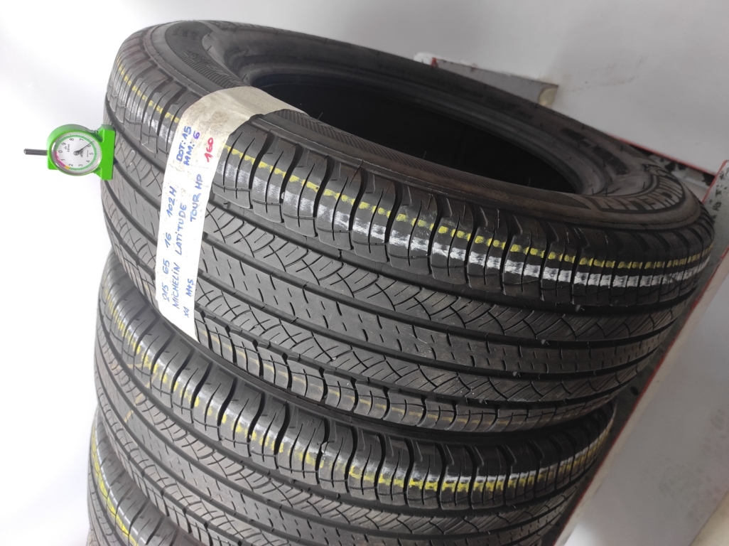 MICHELIN TOUR HP 215/65 R16 102H QUATTRO STAGIONI
