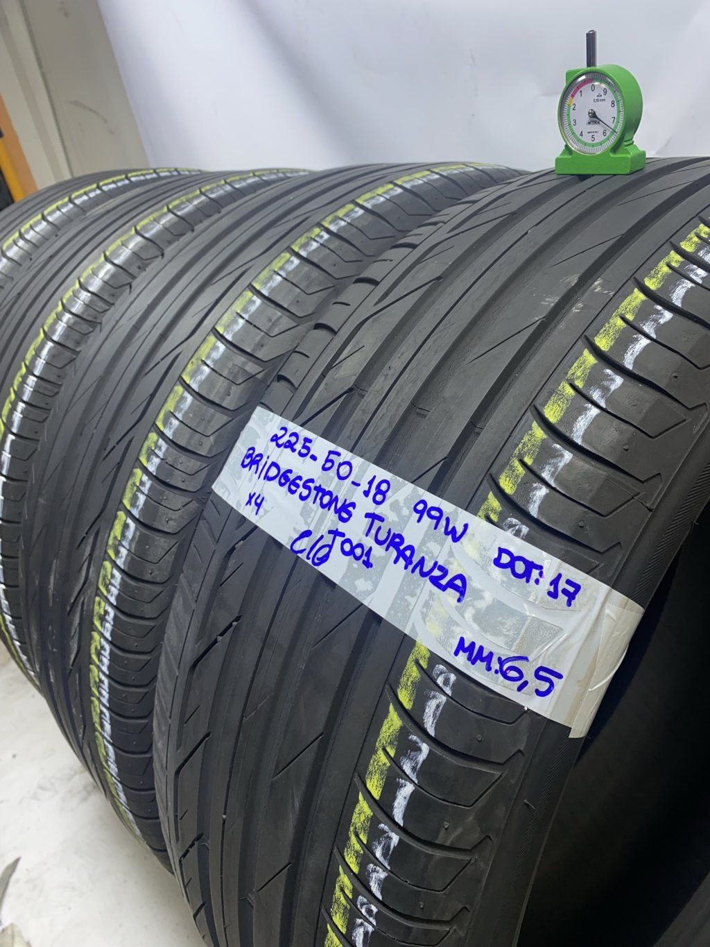 BRIDGESTONE TURAN. 225/50 R18 99W ESTIVA