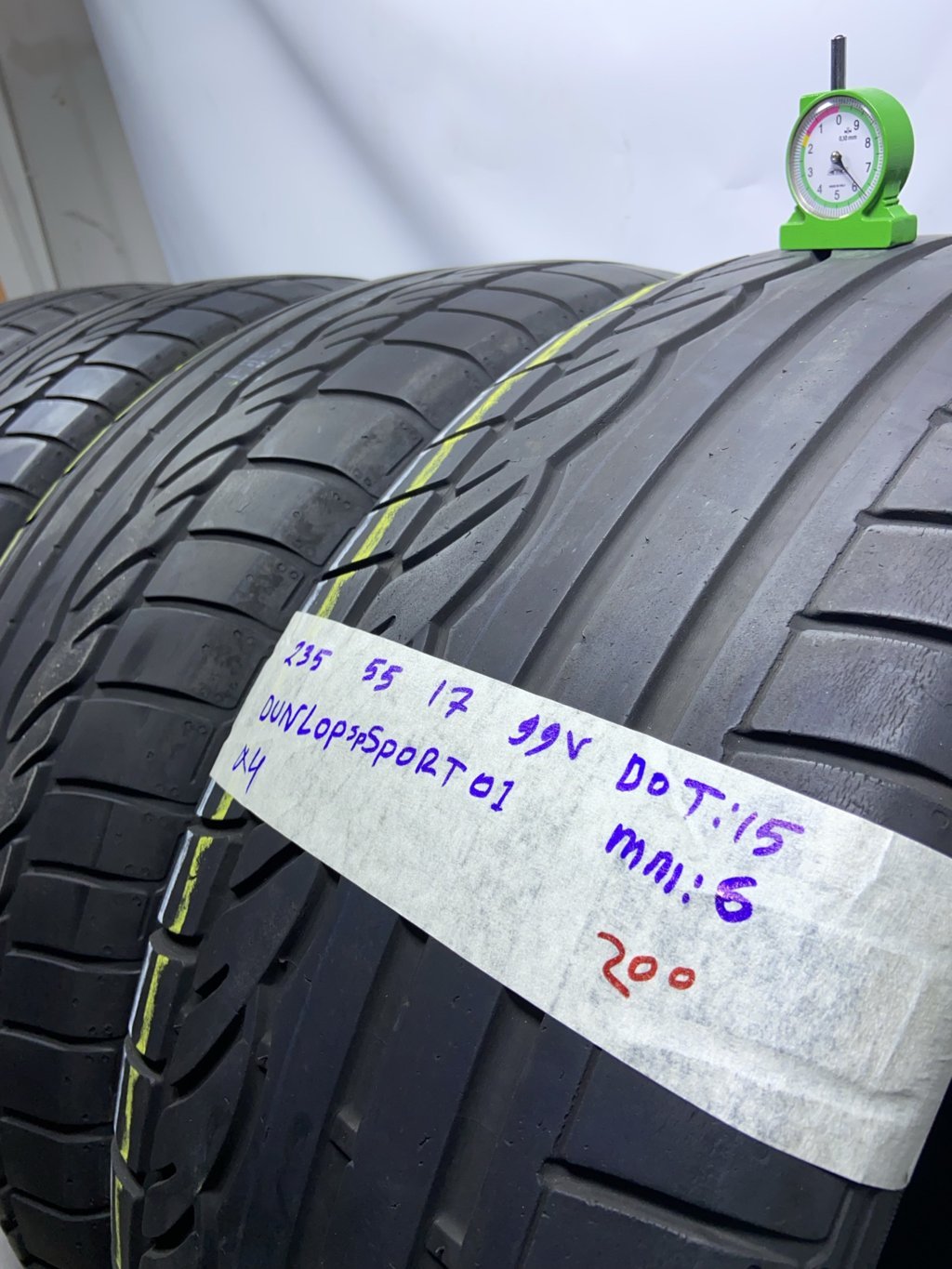 DUNLOP . 235/55 R17 99V ESTIVA