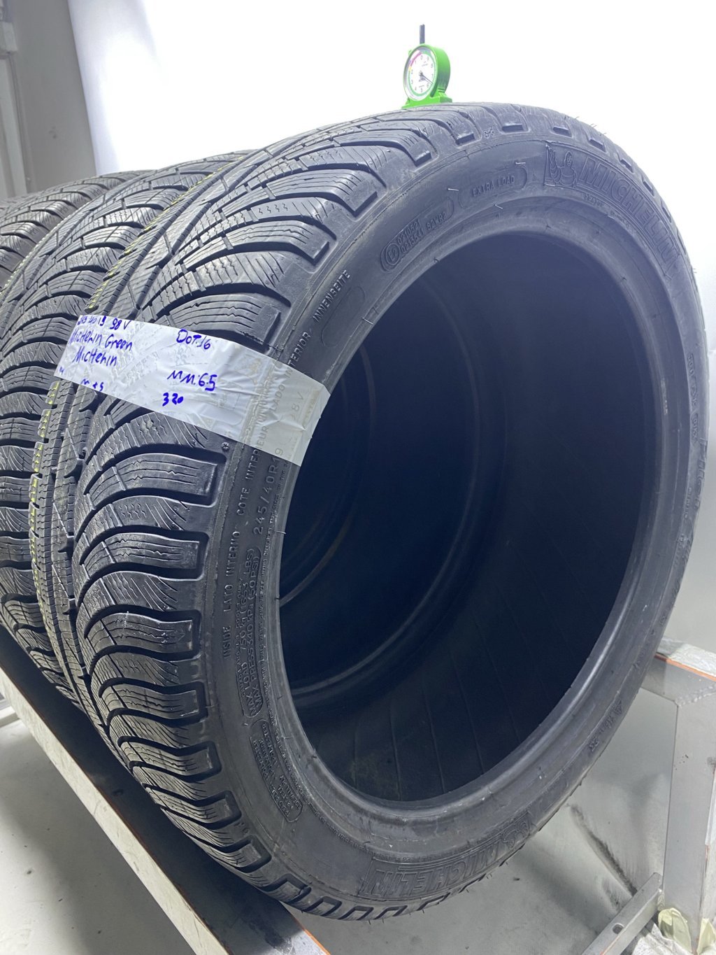 MICHELIN . 245/45 R19 98V INVERNALE