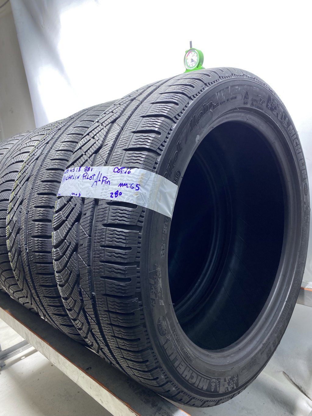 MICHELIN . 235/45 R18 98V INVERNALE