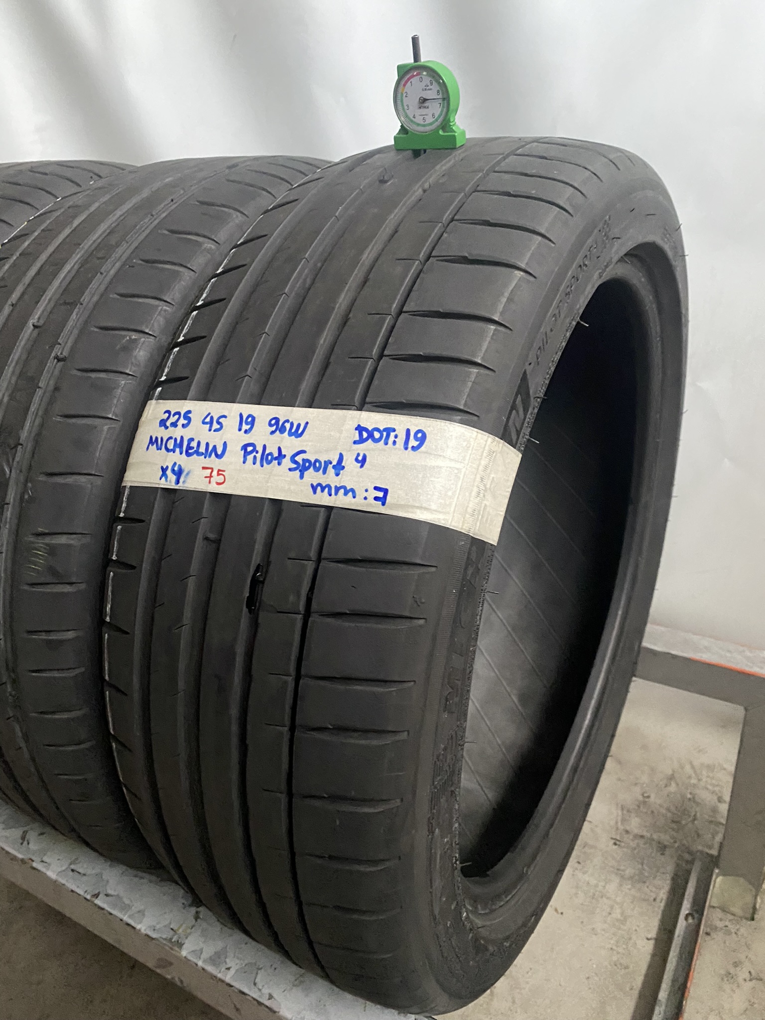 MICHELIN pilot sport4 225/45 R19 96W ESTIVA