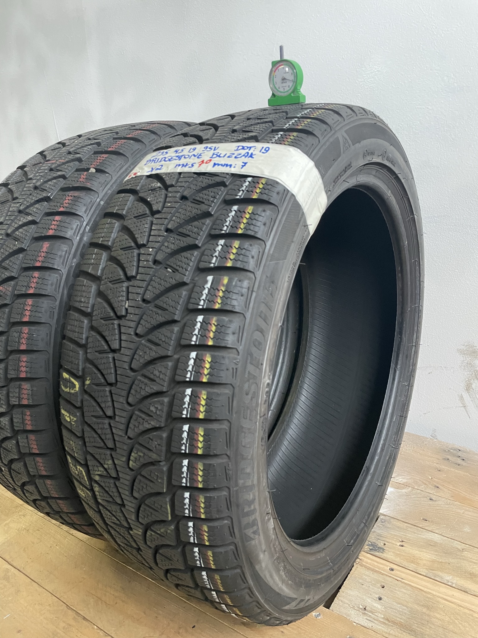 BRIDGESTONE BLIZZAK 235/45 R19 95V INVERNALE
