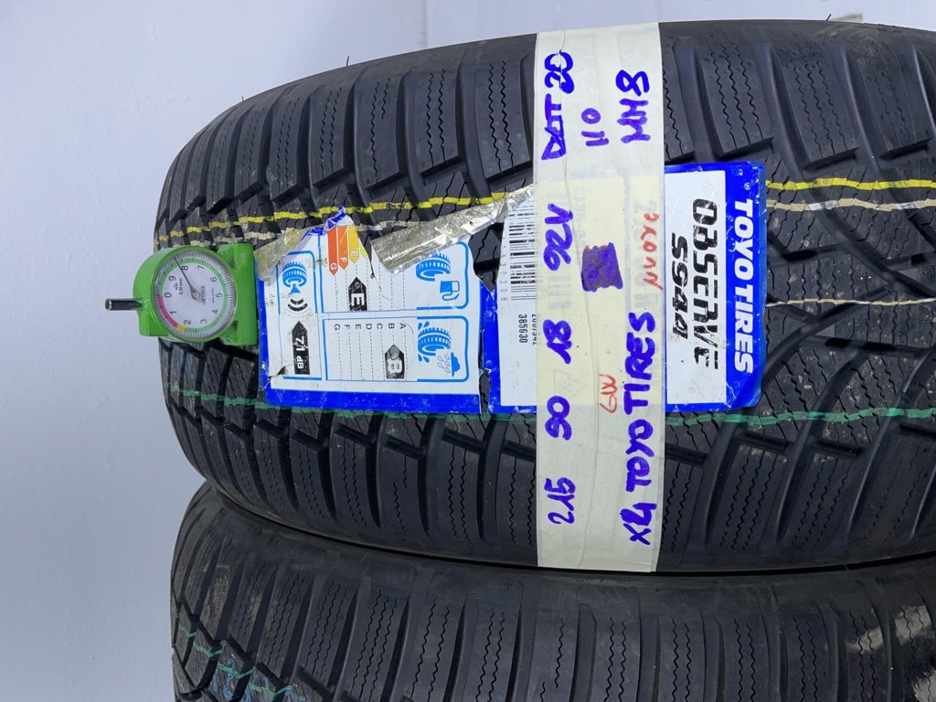 TOYO TIRES 215/50 R18 92V INVERNALE