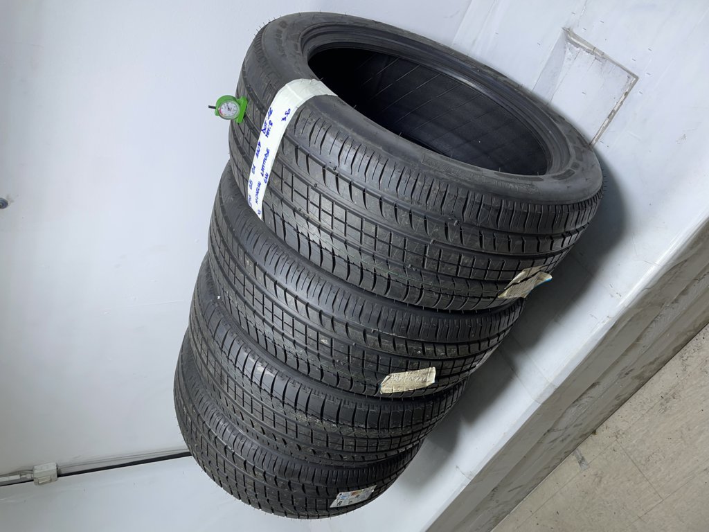MICHELIN latitude 275/45 R21 110Y ESTIVA