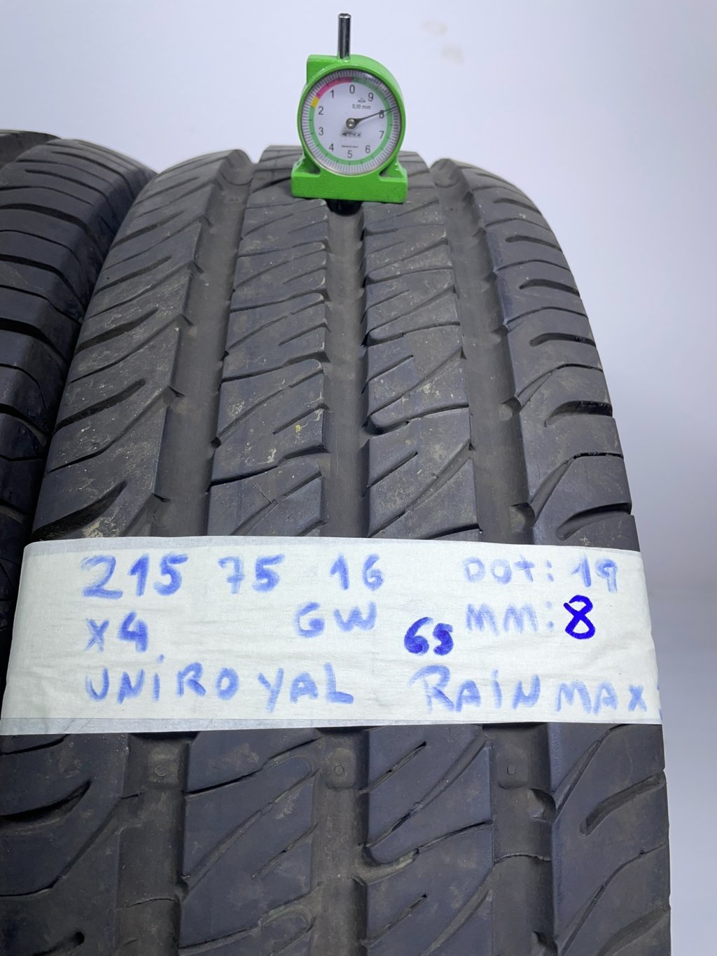 UNIROYAL RAINMAX 215/75 R16 6G ESTIVA