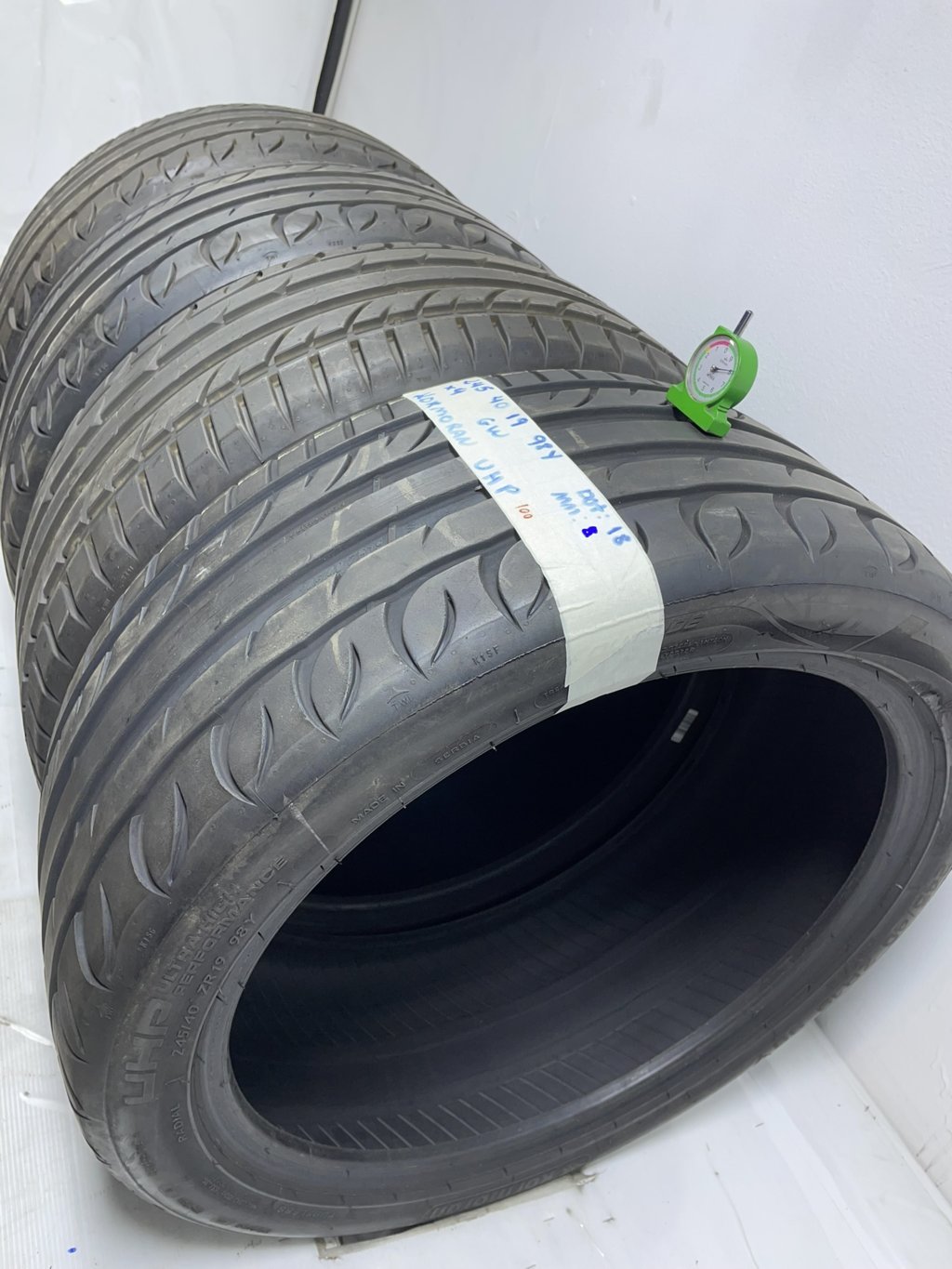 KORMORAN uhp 245/40 R19 98Y ESTIVA