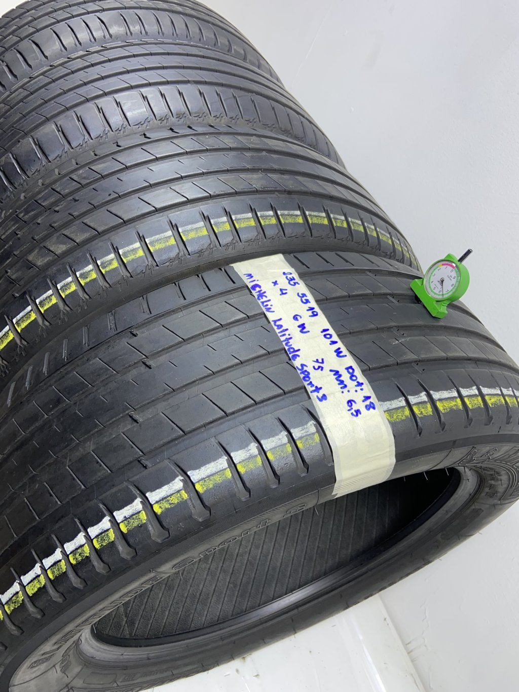 MICHELIN L. S. 235/55 R19 101W ESTIVA