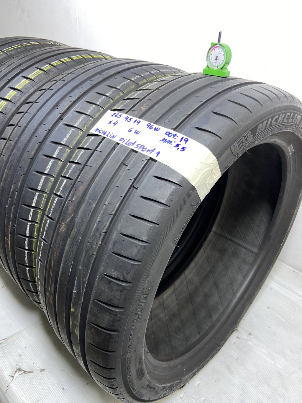 MICHELIN P. S. 225/45 R19 96W ESTIVA