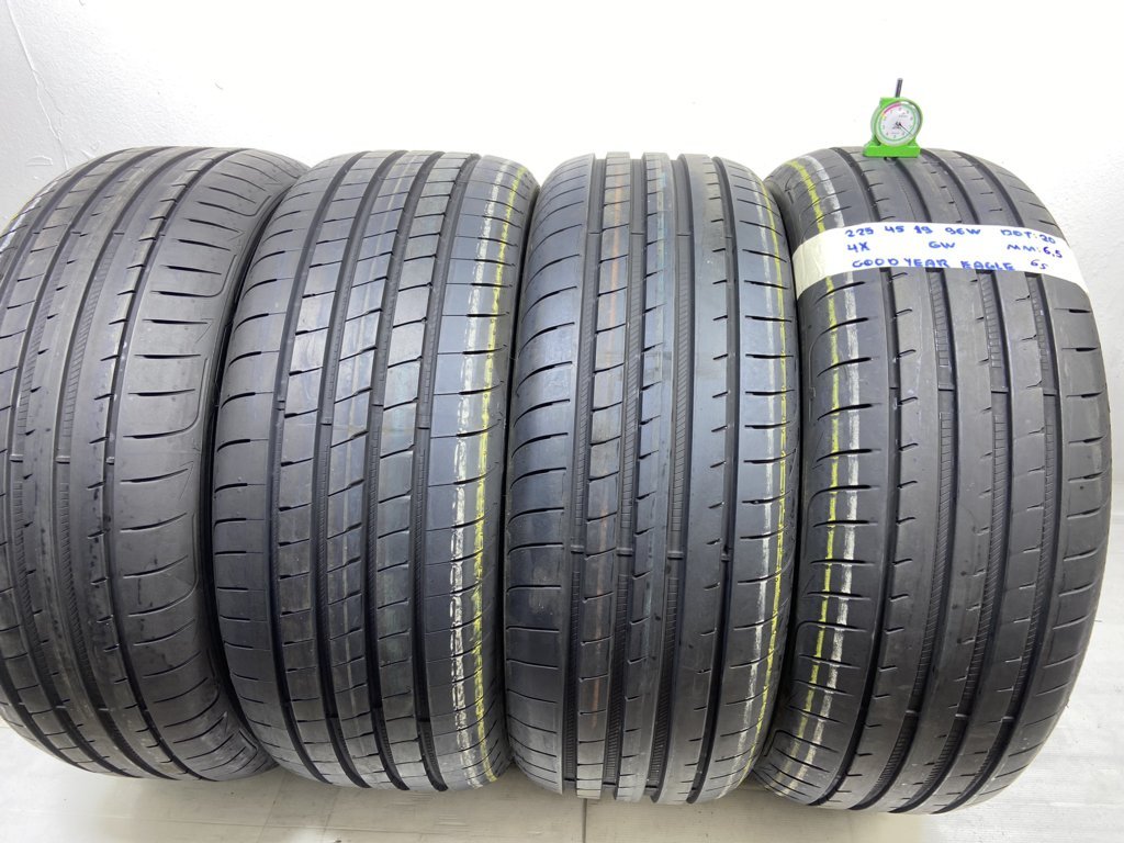 GOODYEAR E. 225/45 R19 96W ESTIVA