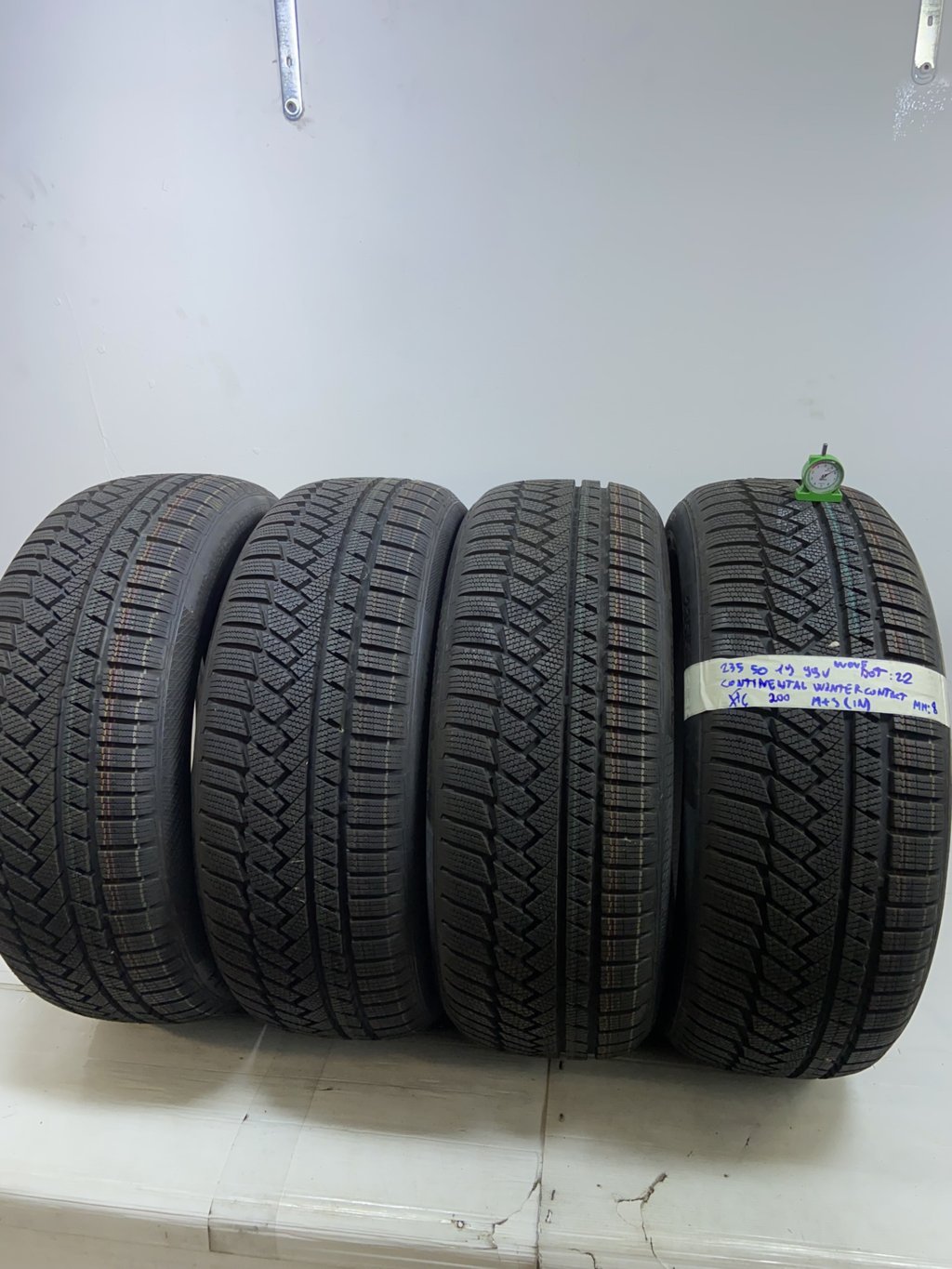 CONTINENTAL winter 235/50 R19 99V QUALUNQUE