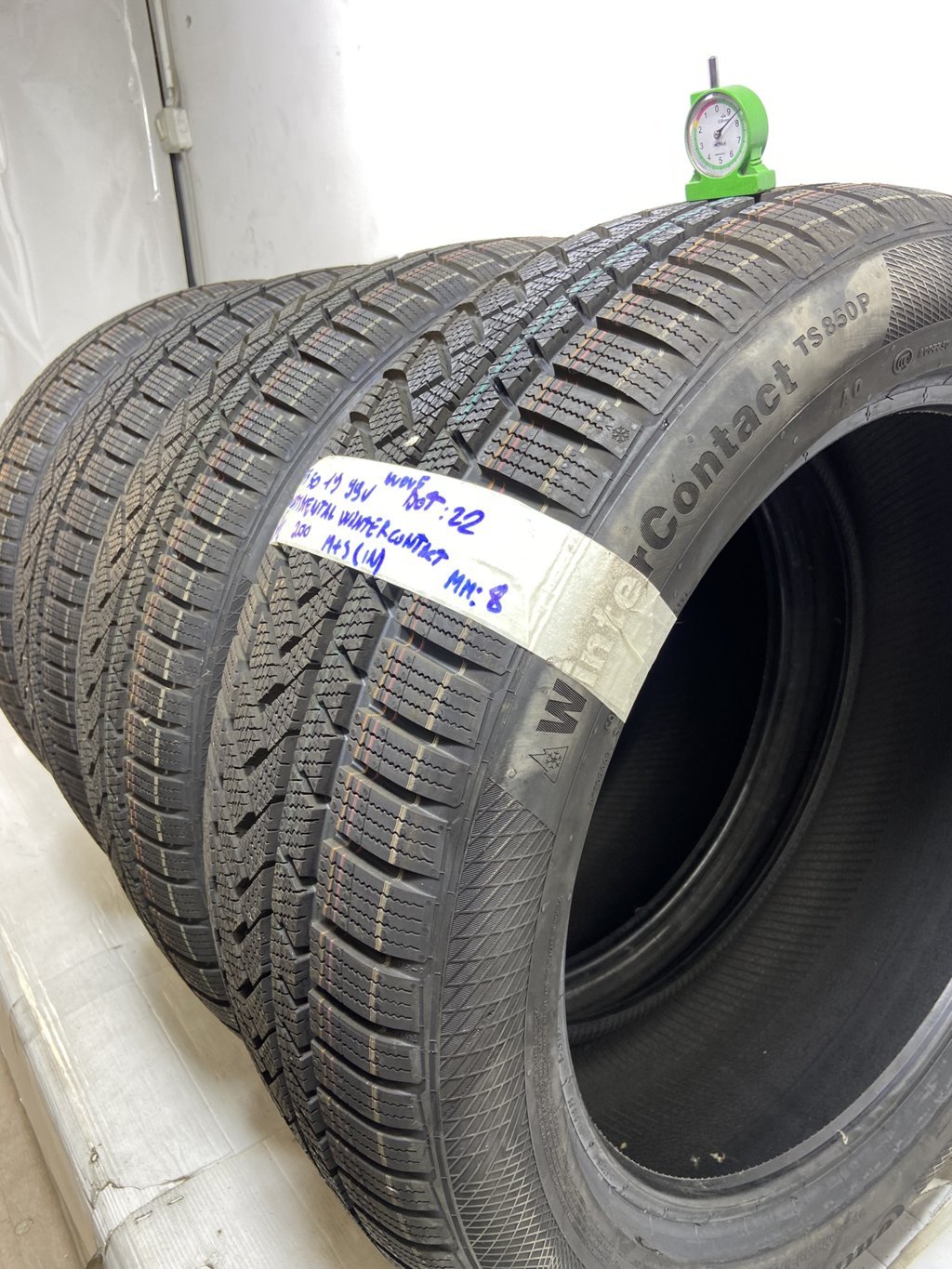 CONTINENTAL winter 235/50 R19 99V QUALUNQUE
