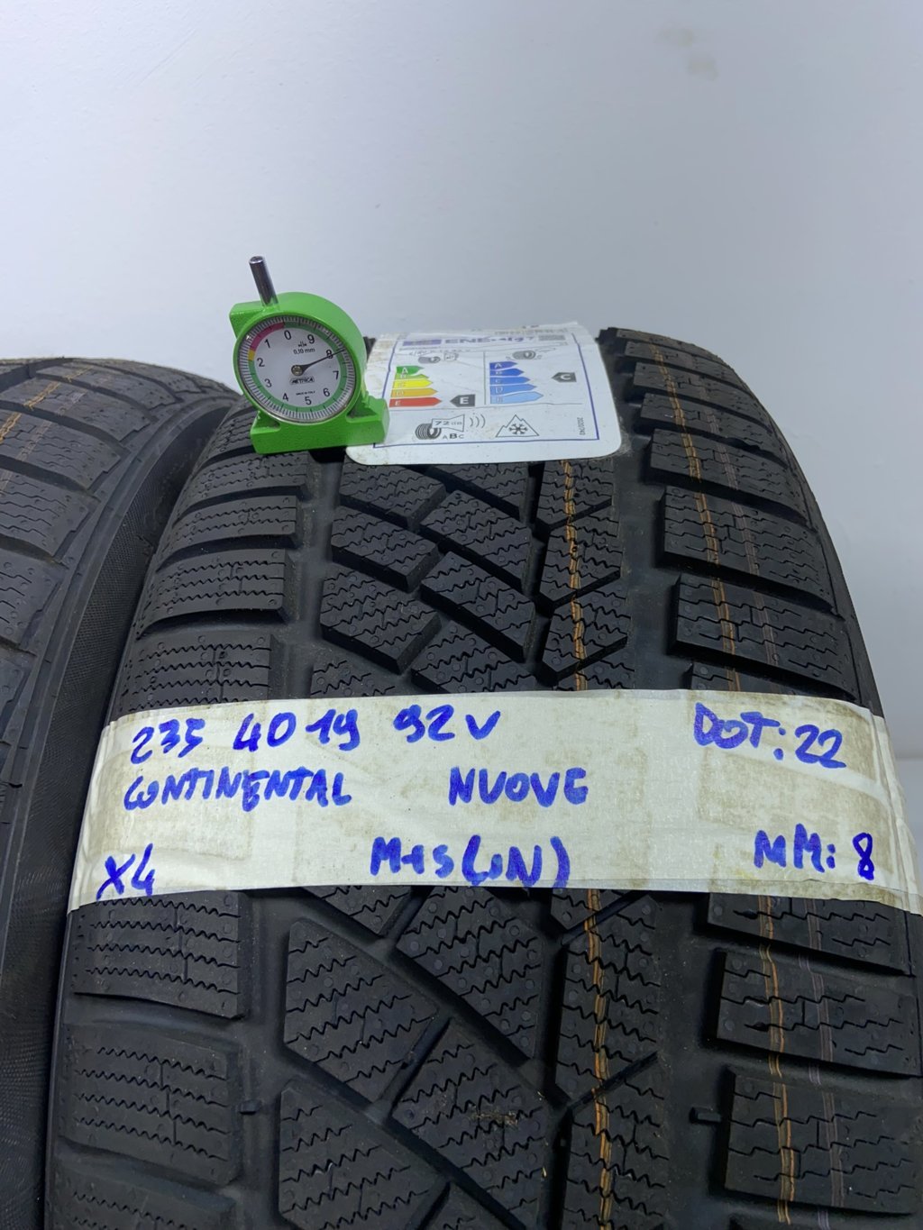 CONTINENTAL INVE. 235/40 R19 92V INVERNALE