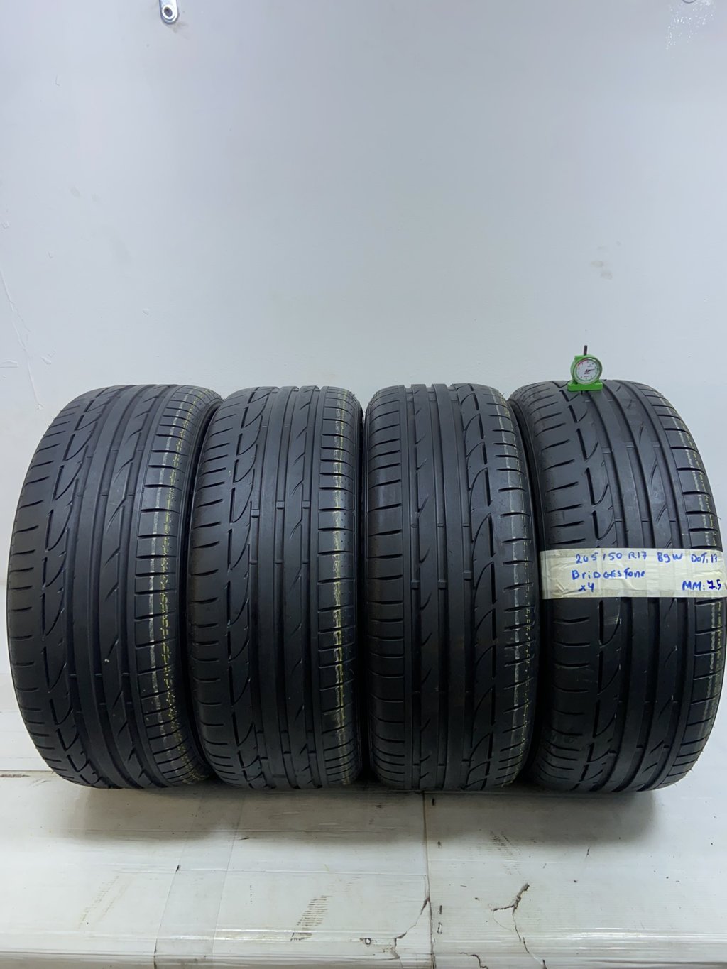 BRIDGESTONE est 205/50 R17 89W ESTIVA