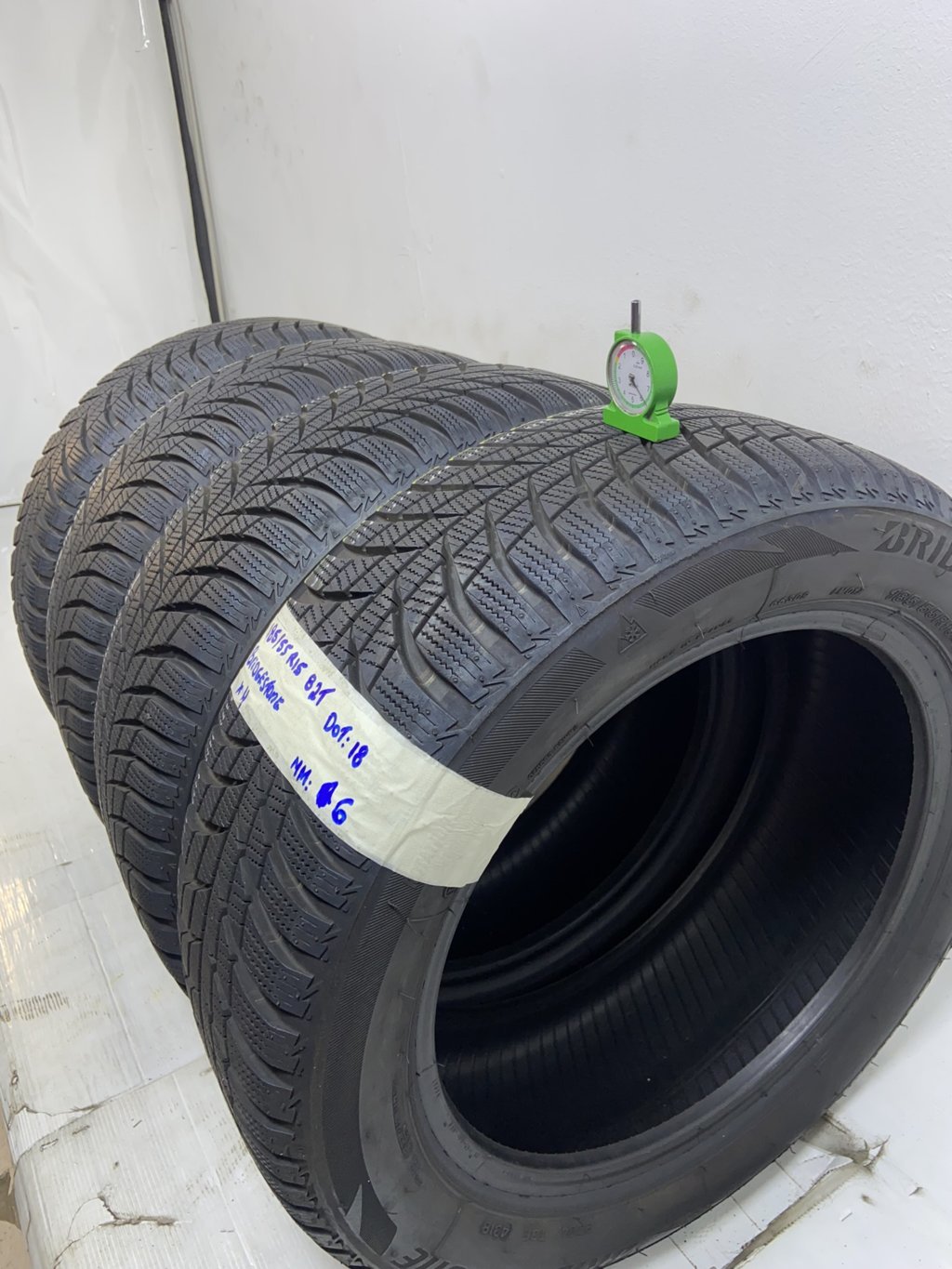 BRIDGESTONE . 185/55 R15 82T INVERNALE