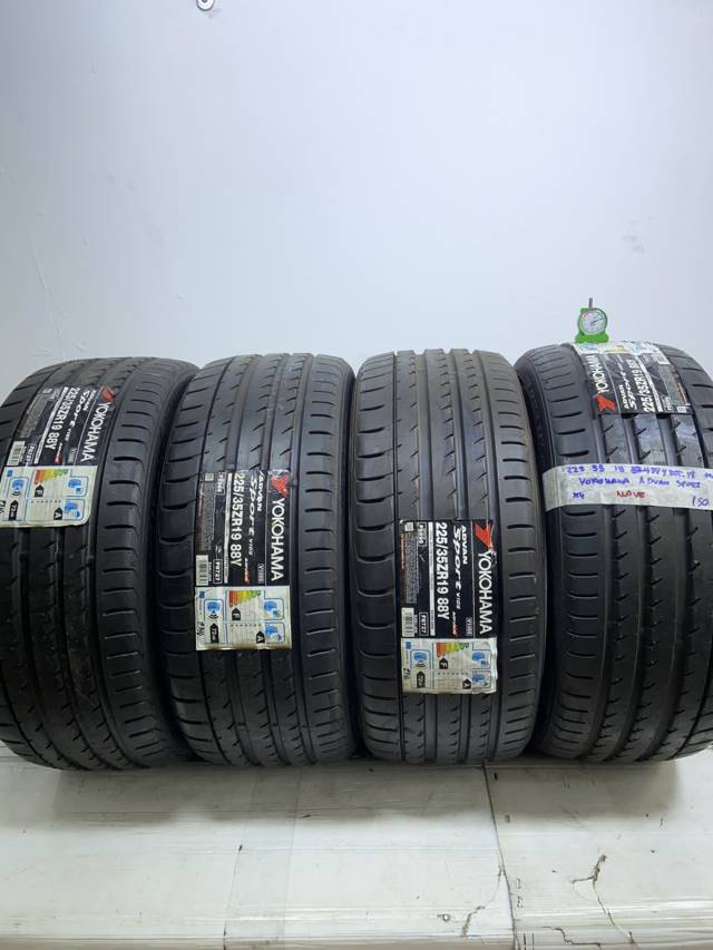 YOKOHAMA . 225/35 R19 88Y ESTIVA