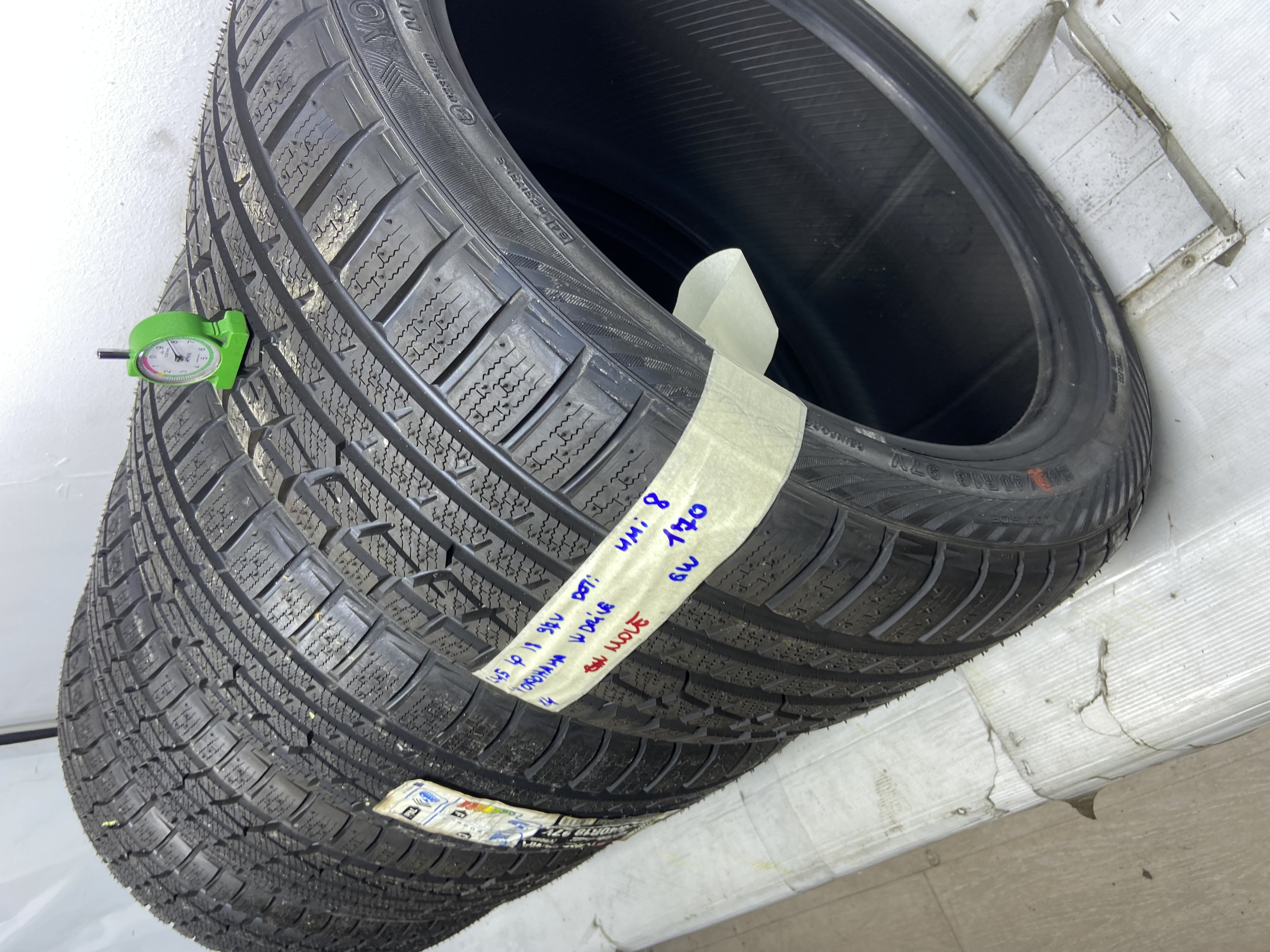 YOKOHAMA W 245/40 R18 97V INVERNALE