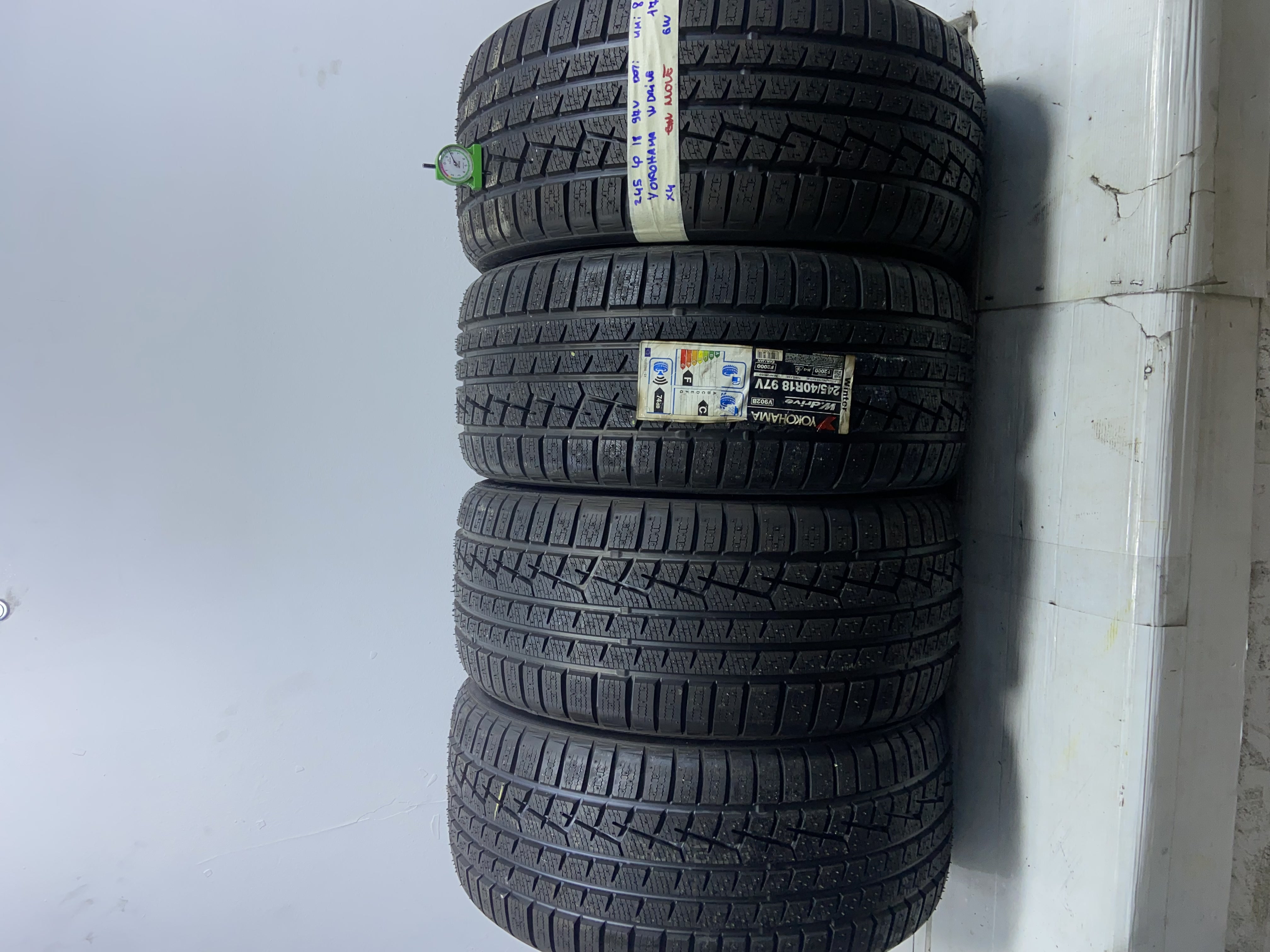 YOKOHAMA W 245/40 R18 97V INVERNALE