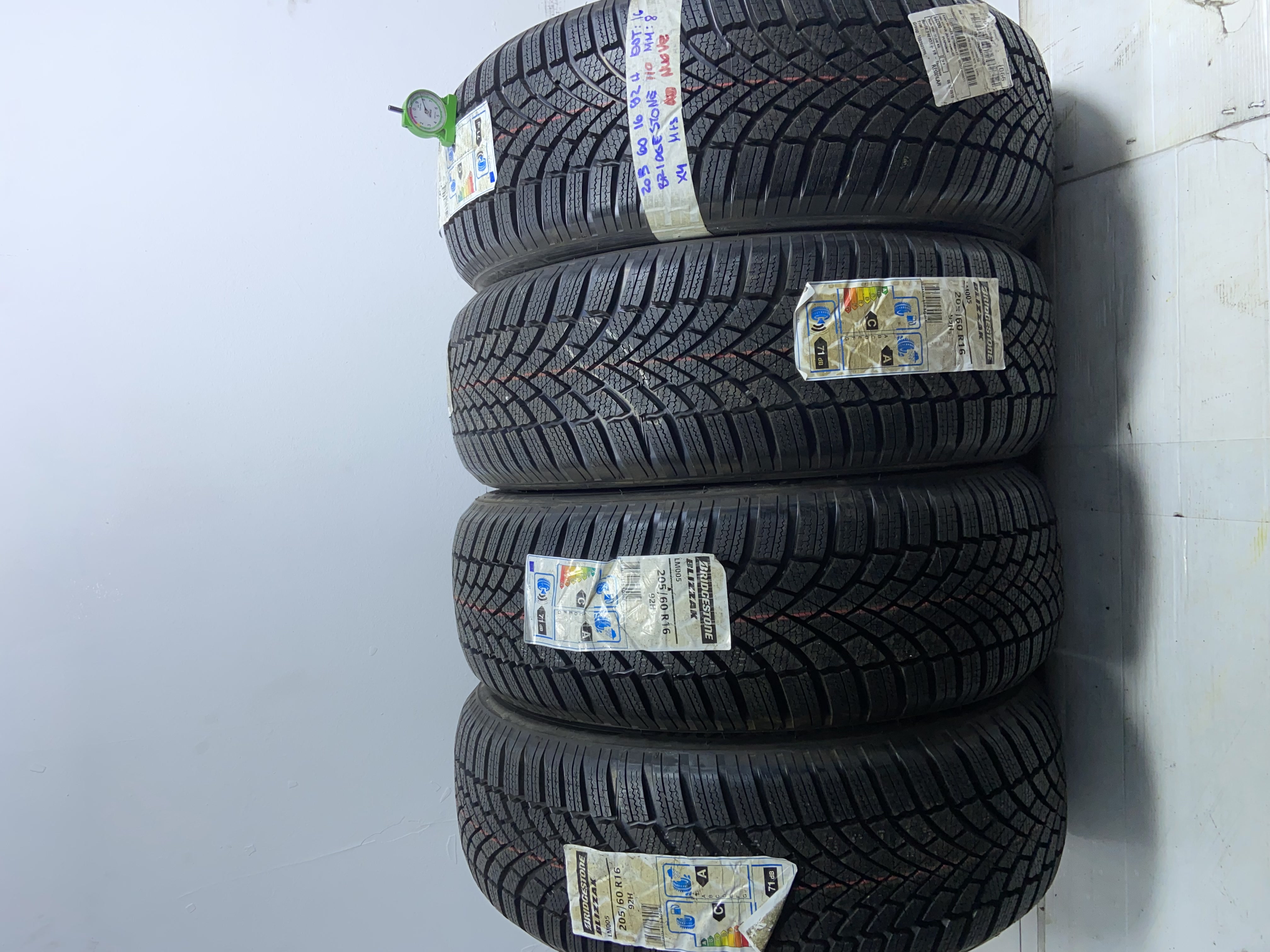BRIDGESTONE . 205/60 R16 92H INVERNALE