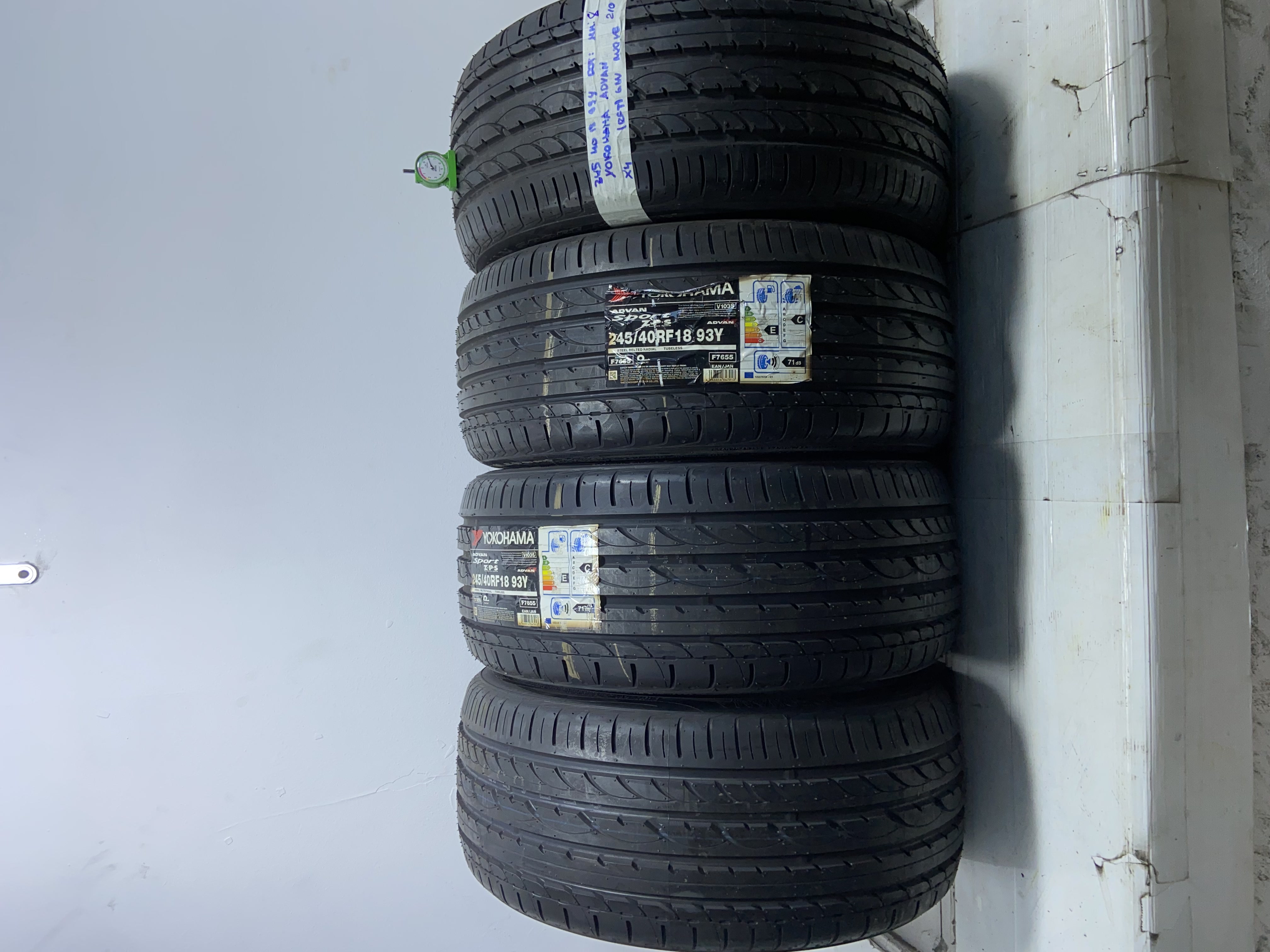 YOKOHAMA . 245/40 R18 99Y ESTIVA