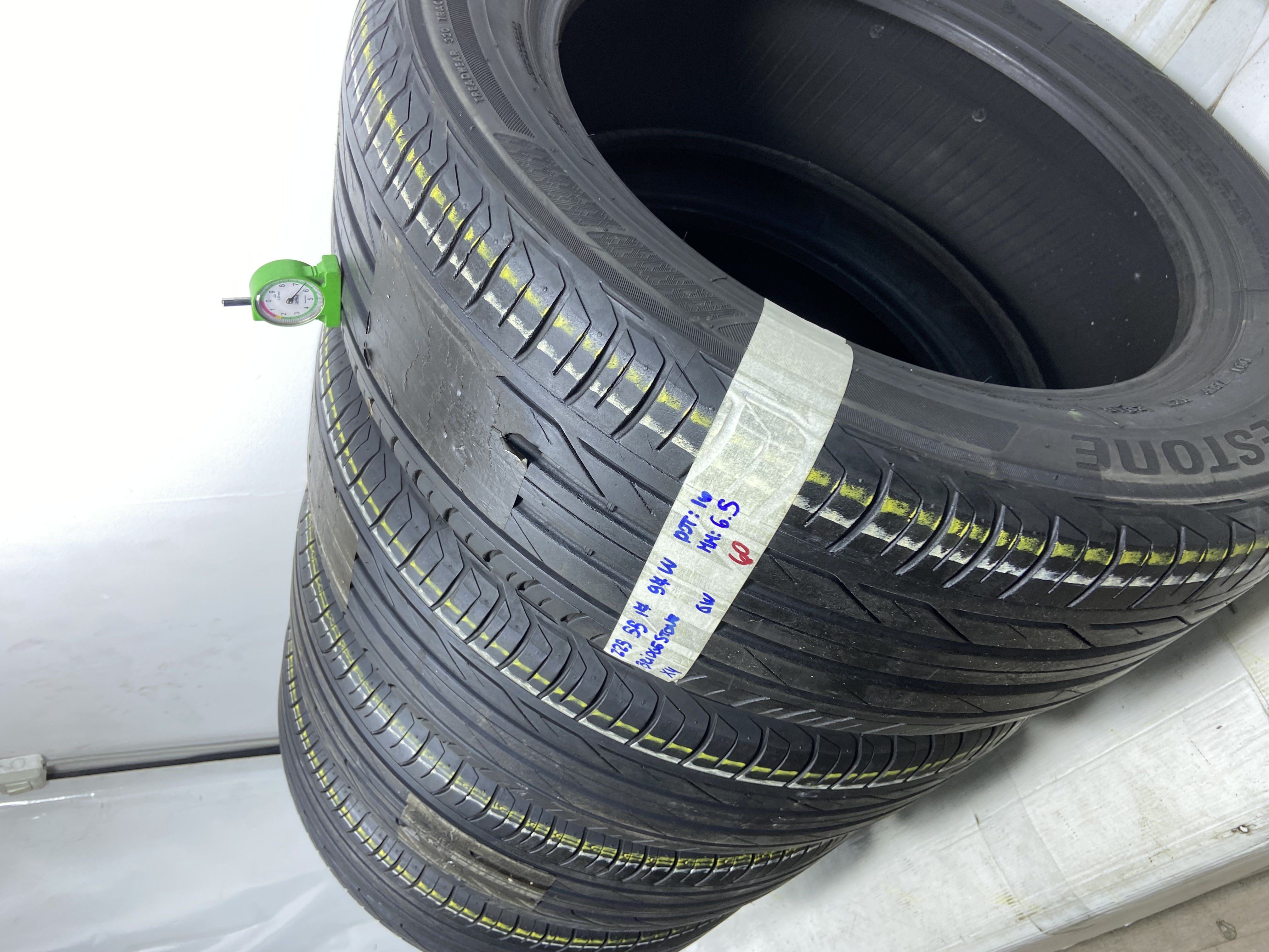 BRIDGESTONE . 225/55 R17 97W ESTIVA