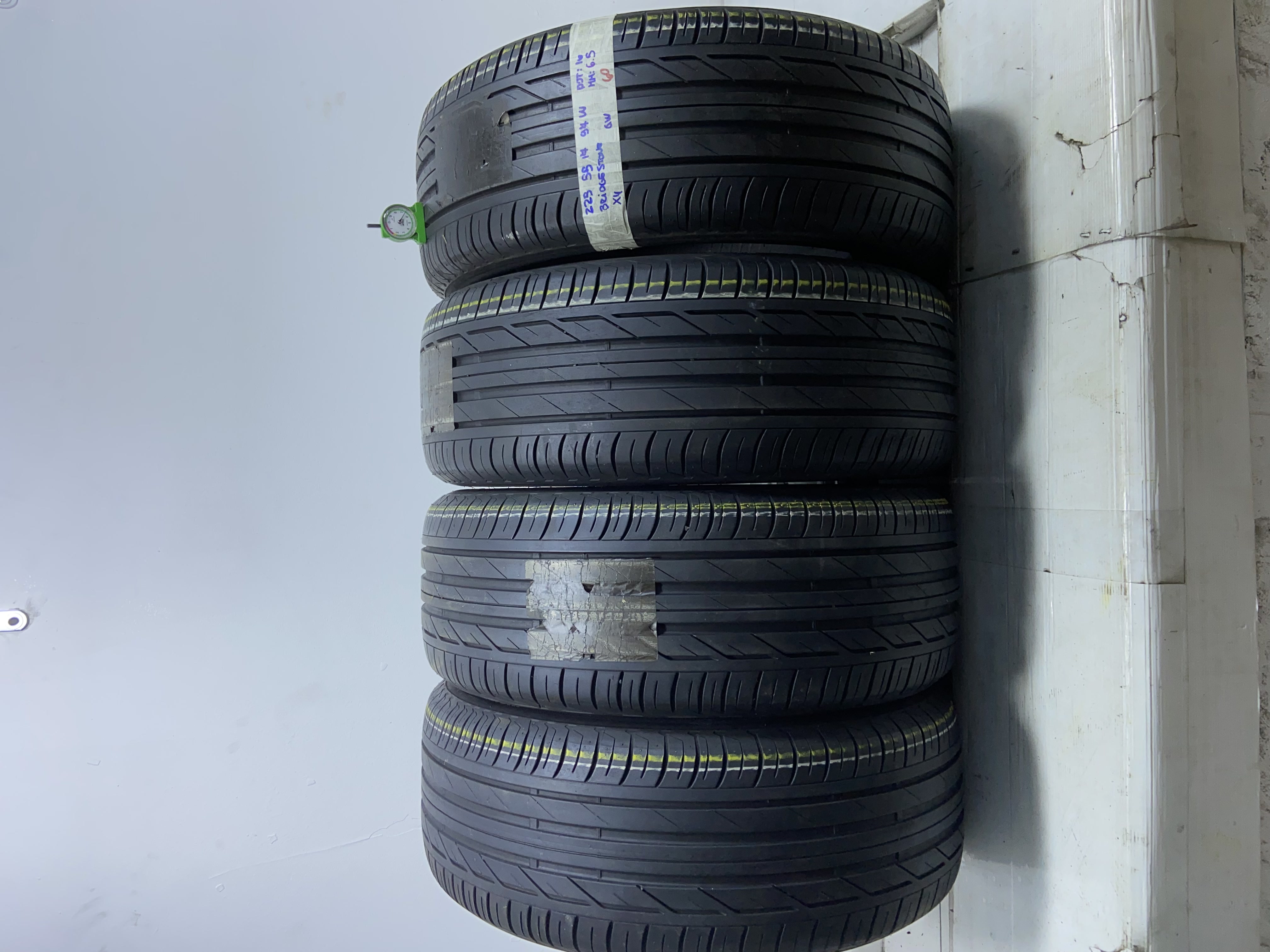 BRIDGESTONE . 225/55 R17 97W ESTIVA