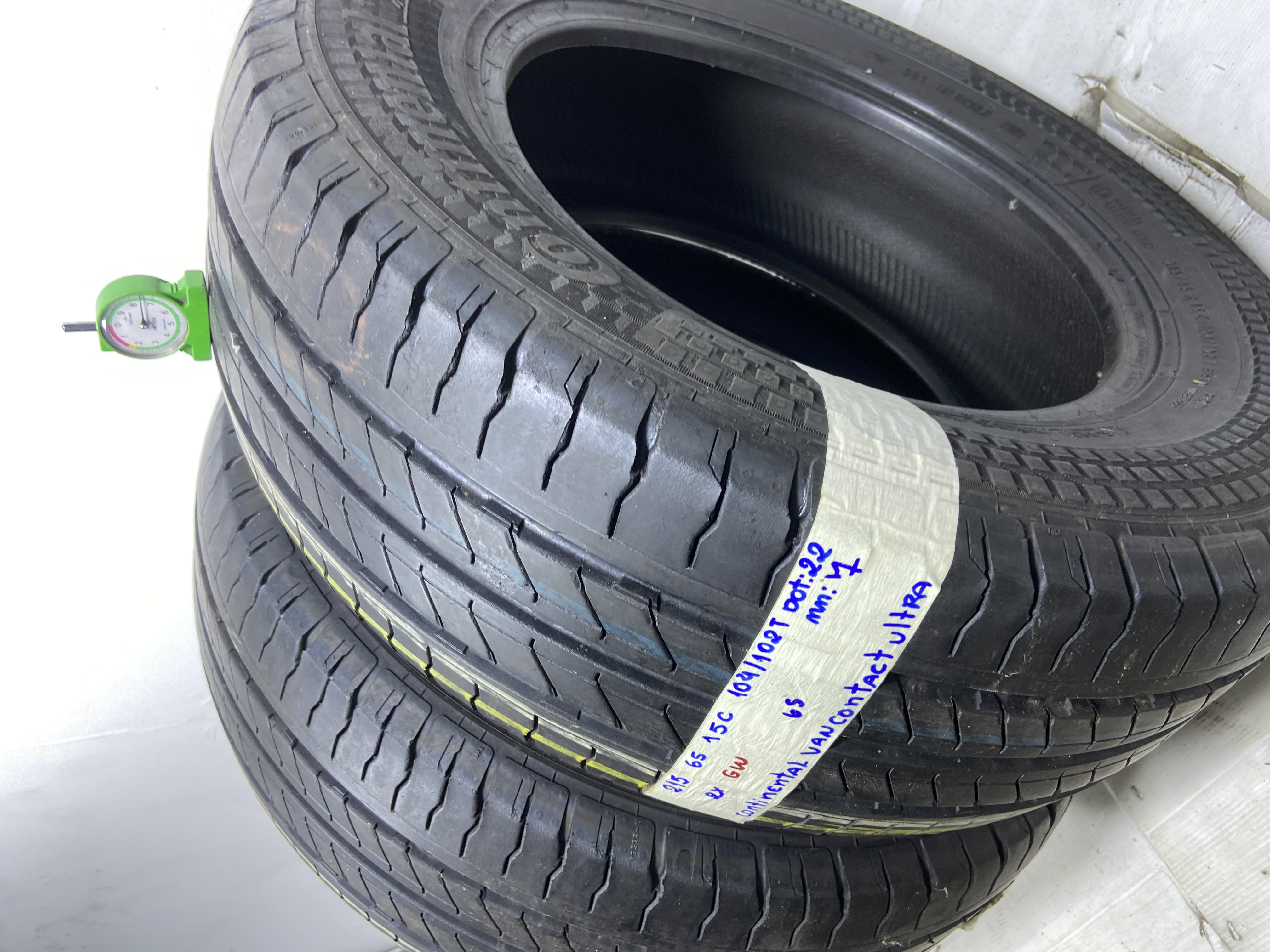 CONTINENTAL VANCO 215/65 R15 104T ESTIVA