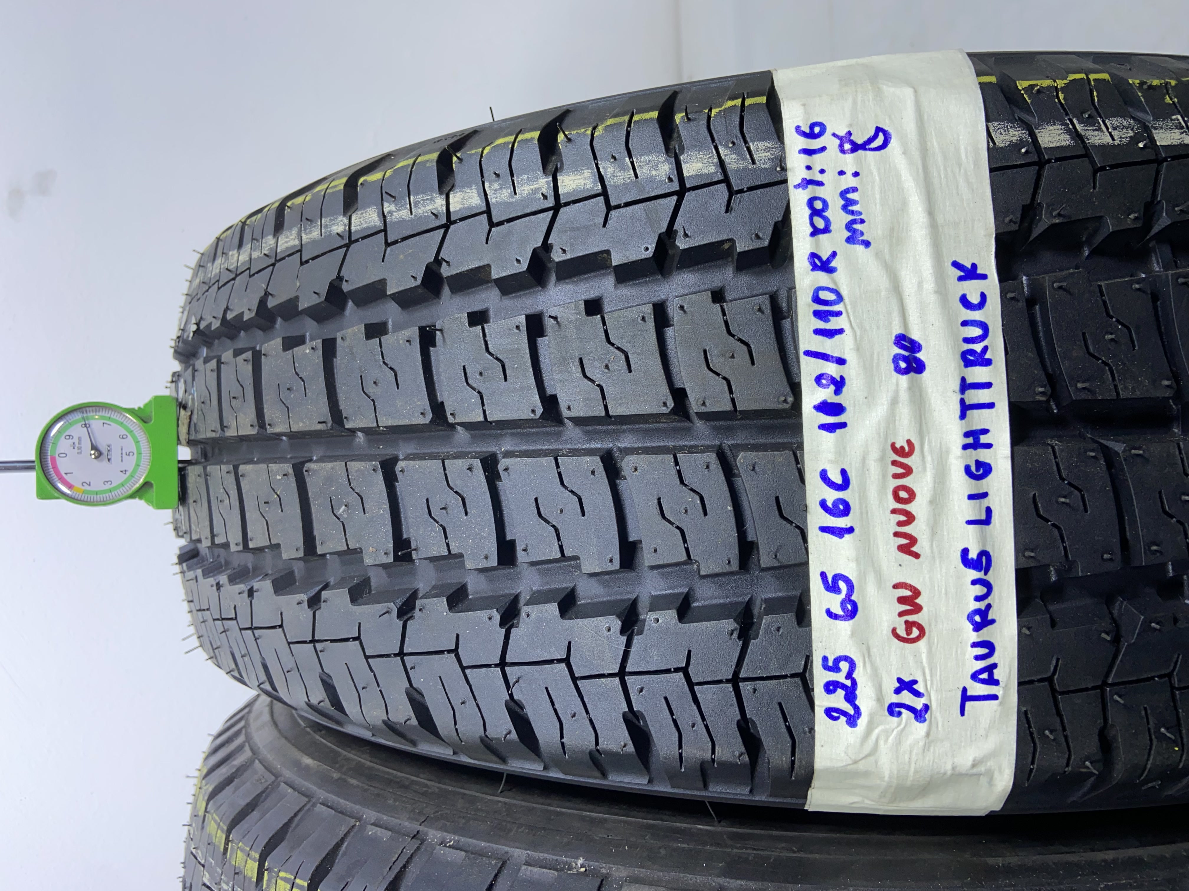 TAURUS . 225/65 R16 112R ESTIVA