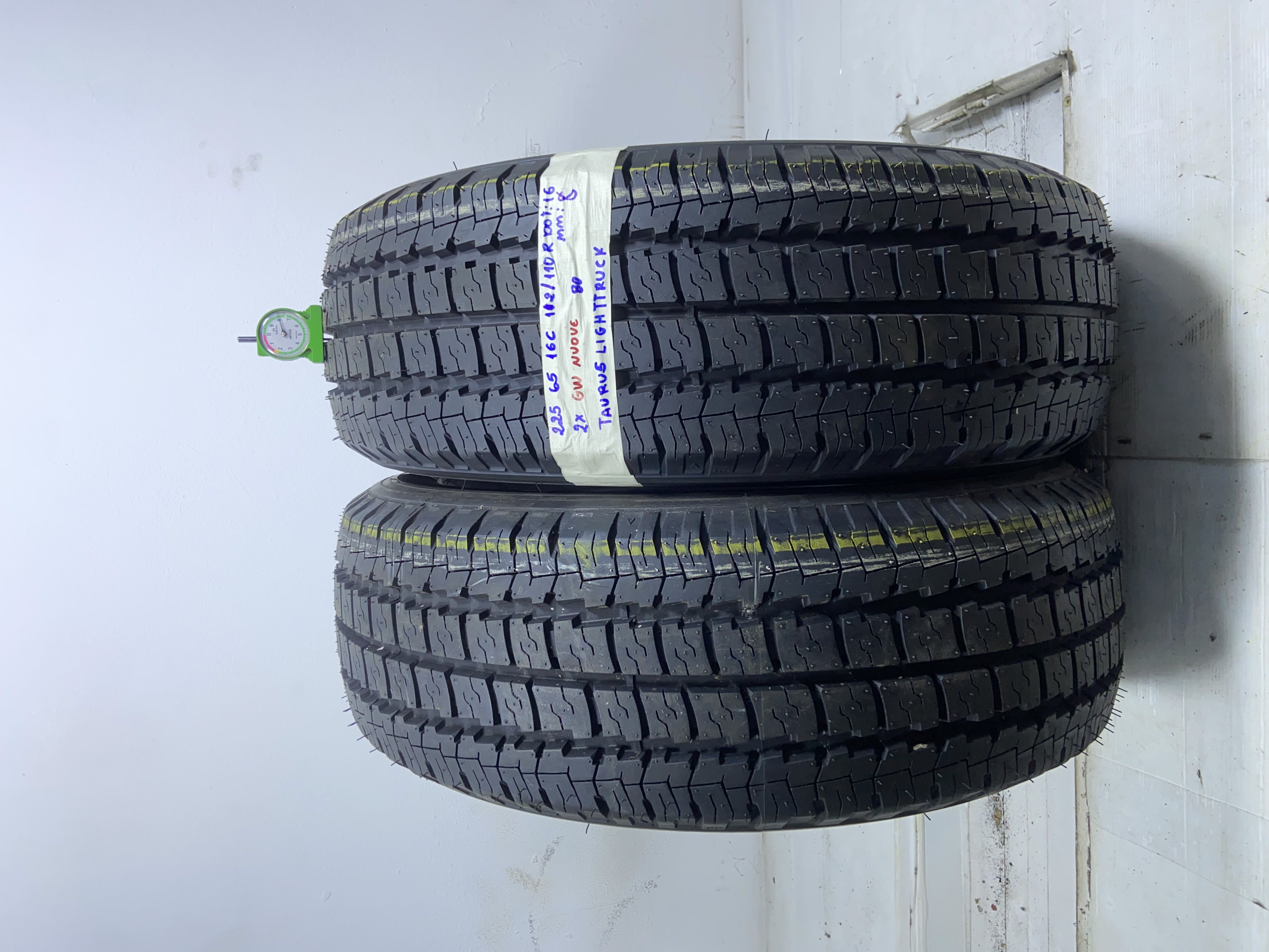 TAURUS . 225/65 R16 112R ESTIVA