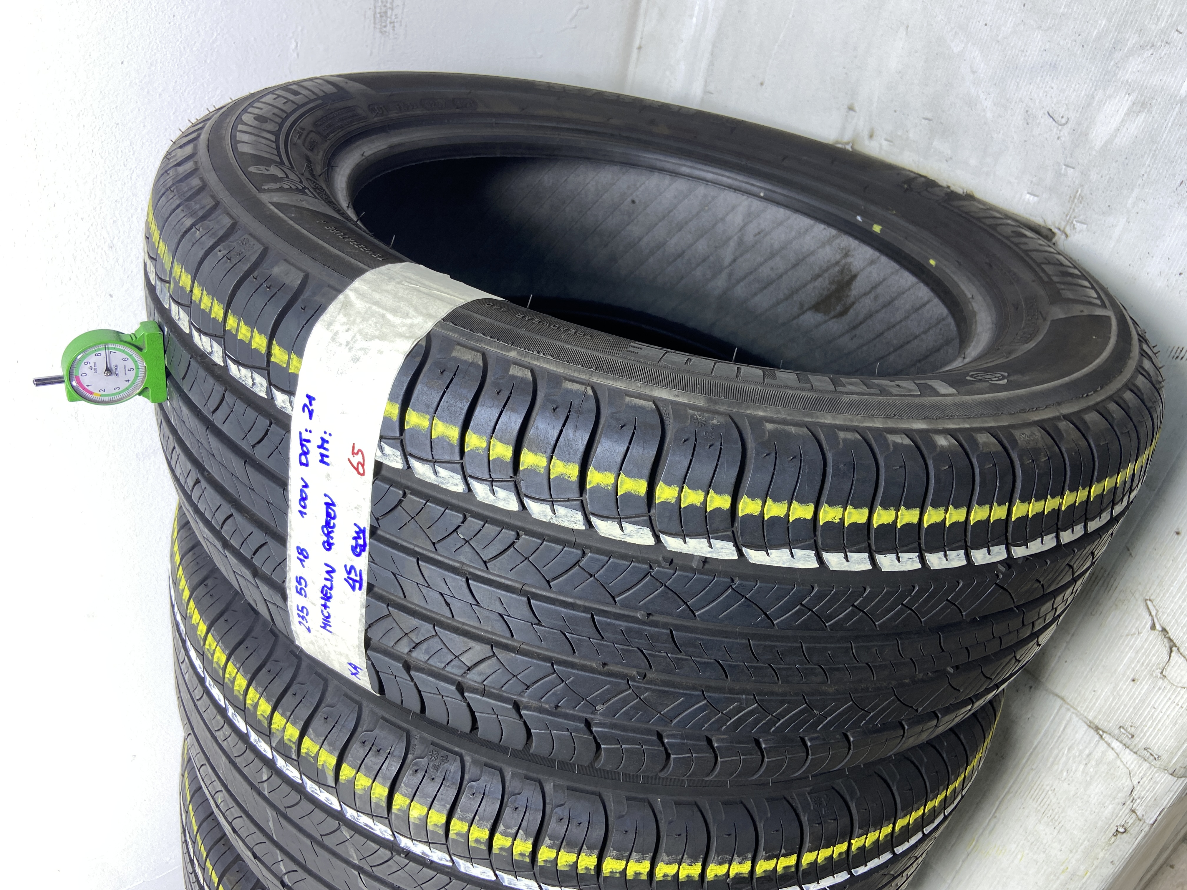 MICHELIN green 235/55 R18 100V QUATTRO STAGIONI