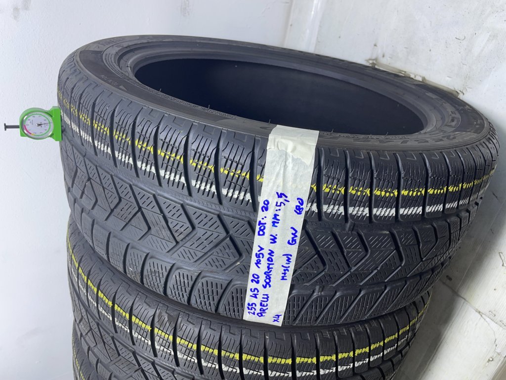 PIRELLI scorpion 255/45 R20 105V INVERNALE