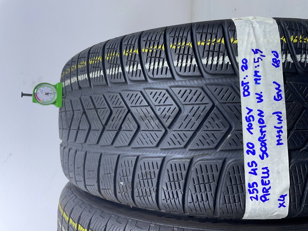 PIRELLI scorpion 255/45 R20 105V INVERNALE