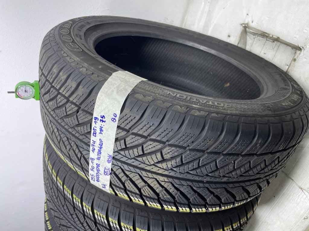 GOODYEAR ULTRA GRIP 255/50 R19 107H INVERNALE