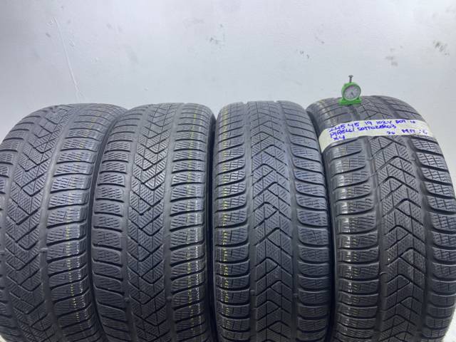 PIRELLI Sottozero 3 245/45 R19 102V INVERNALE