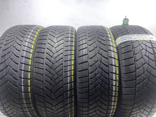 GOODYEAR Ultra Grip  255/55 R20 110V QUATTRO STAGIONI