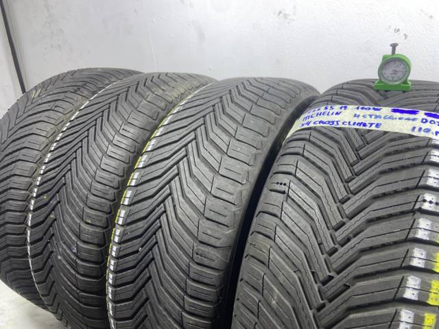 MICHELIN Cross Climate 235/55 R19 110W QUATTRO STAGIONI