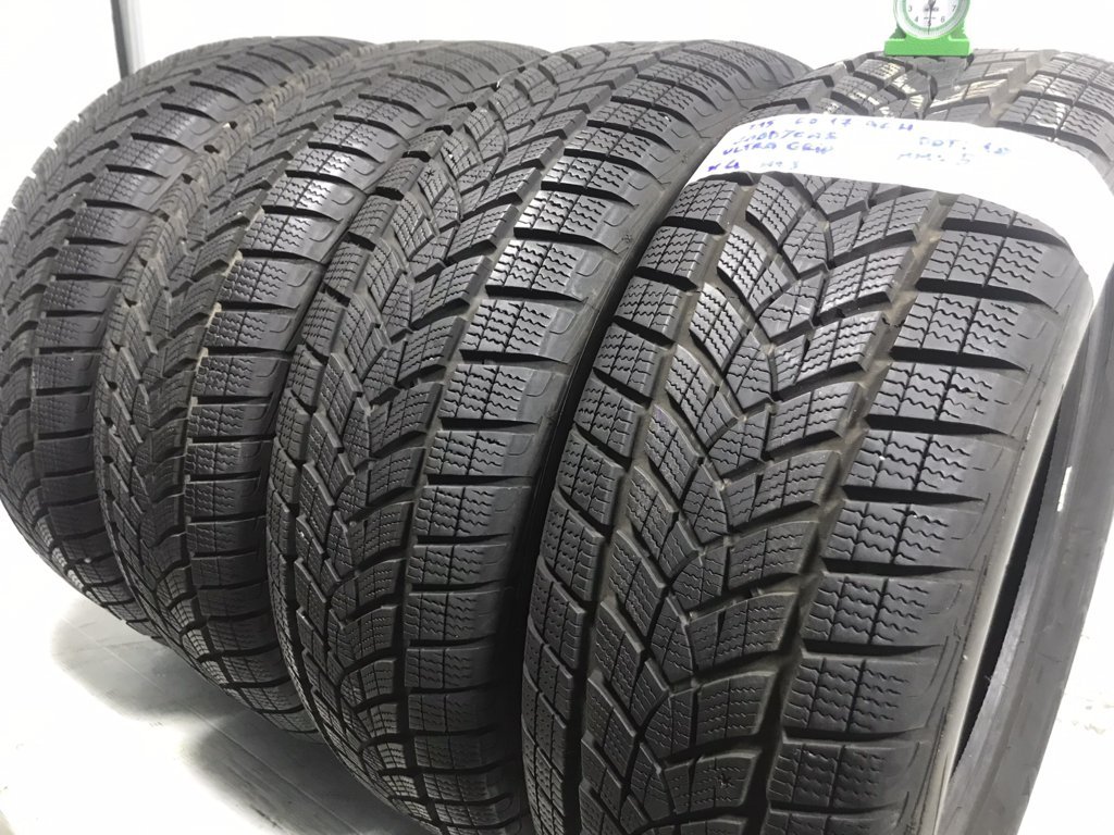 GOODYEAR Ultra Grip  215/60 R17 96H INVERNALE