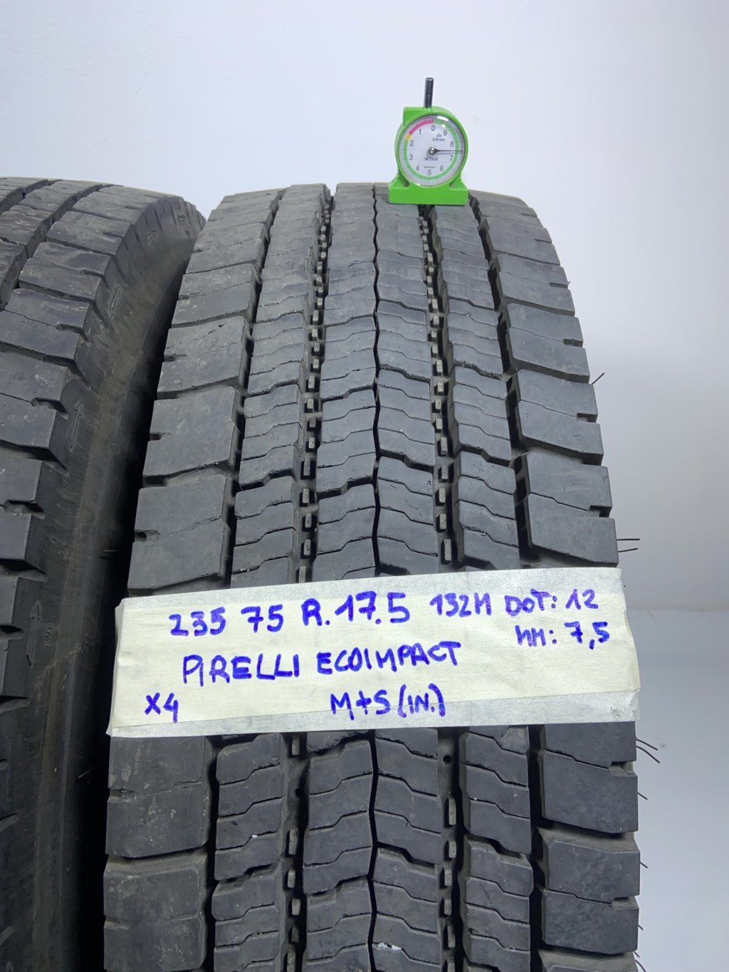PIRELLI Eco Impact Raggio 17,5 235/75 R17 132H INVERNALE