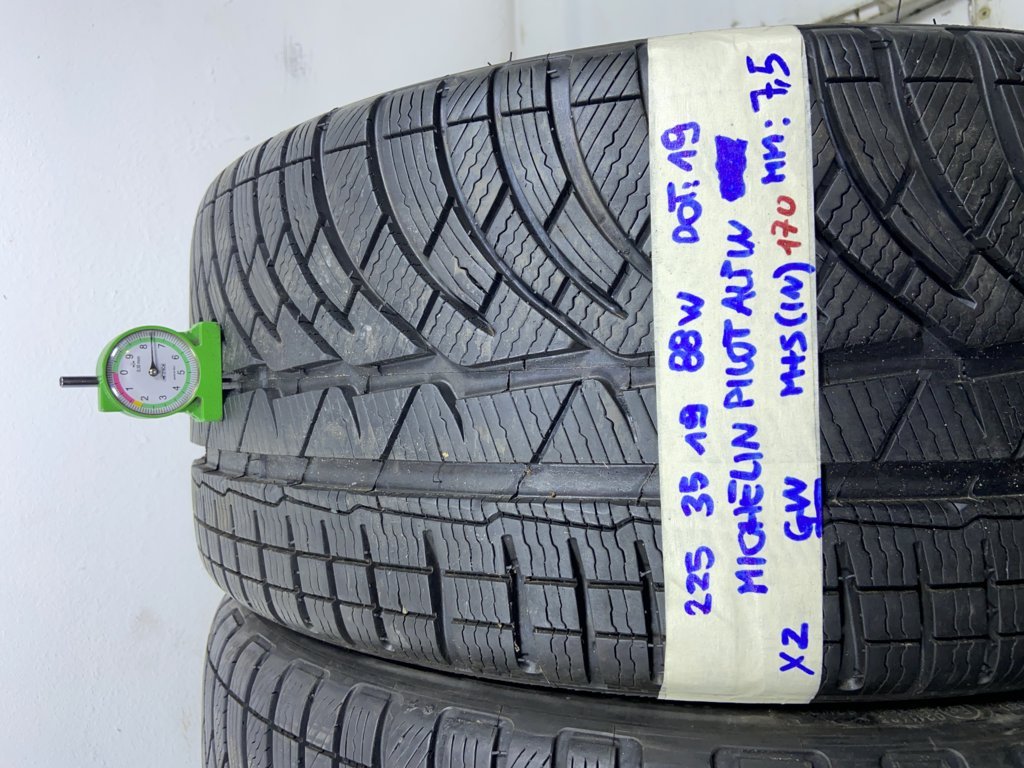 VARIE MARCHE 225/35 R19 88W ESTIVA