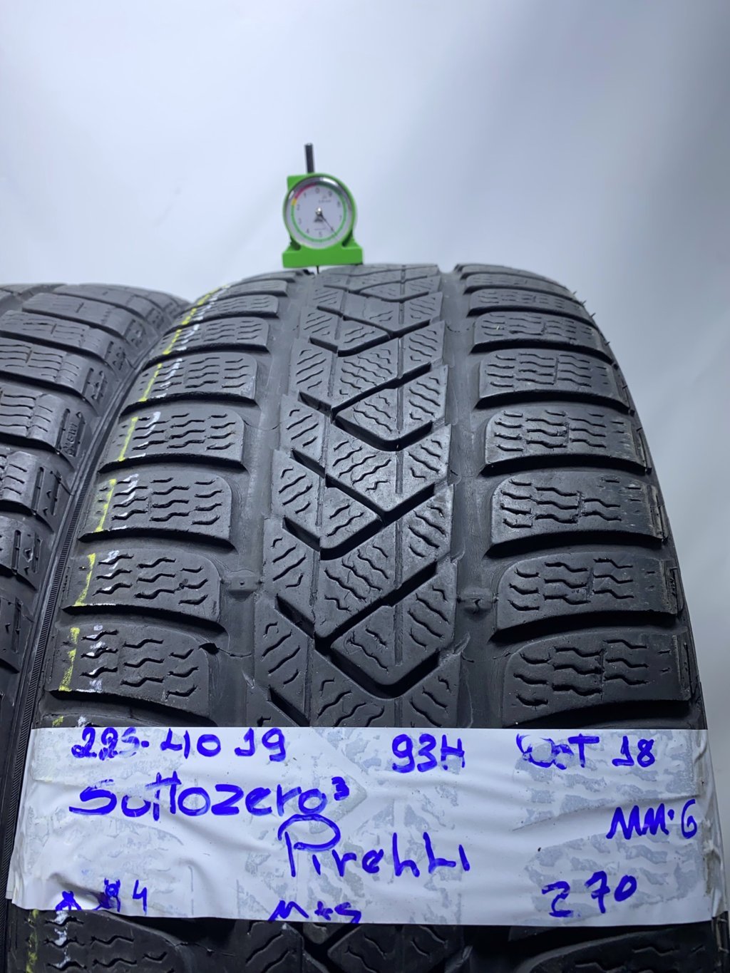  VARIE MARCHE 225/40 R19 93Y ESTIVA