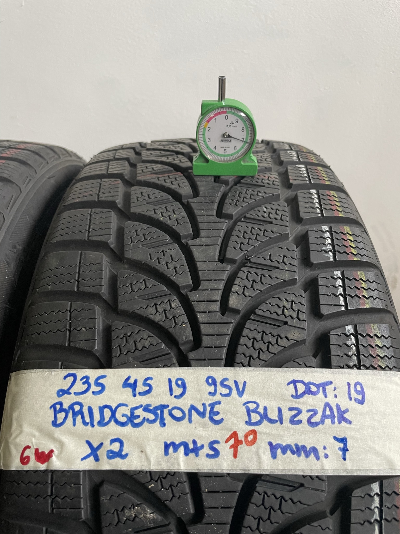  VARIE MARCHE 235/45 R19 99V INVERNALE